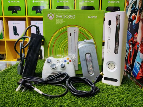 Xbox 360 Console 320gb HDD with 2 Wireless Controllers 80 Games included Totally Offline - Image 3