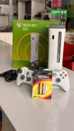 XBOX 360 (FAT) 320GB 2 WIRELESS CONTROLLERS 80 GAMES OFFLINE - Image 5